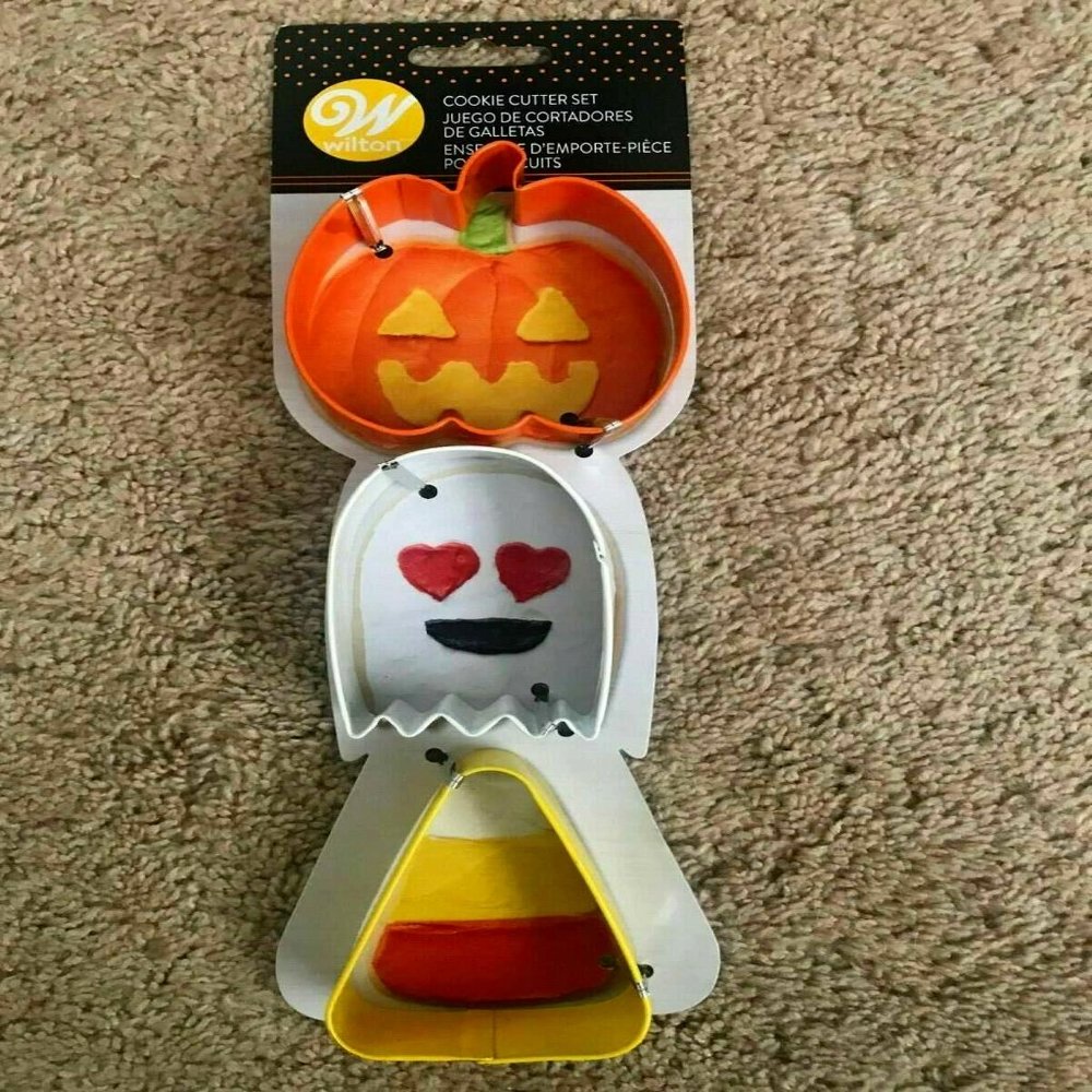Wilton Halloween Shapes Cookie Cutters Pumpkin Ghost Candy Corn Set of 3 NEW NIP